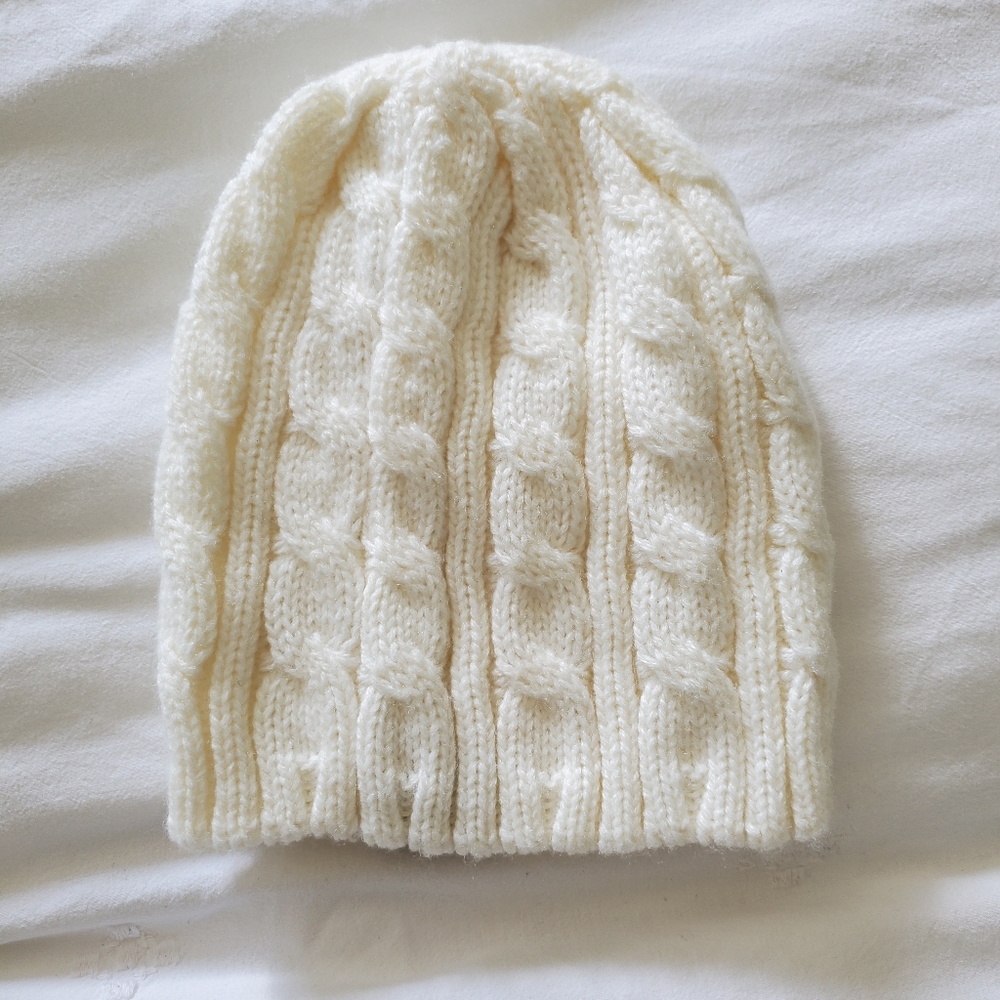 CC ivory cable knit beanie hat - Picture 4 of 7